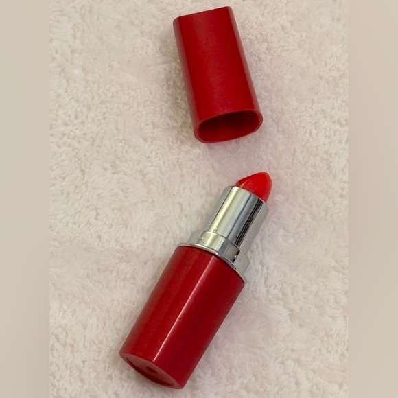 Lip stick stash spot. - Picture 2 of 4